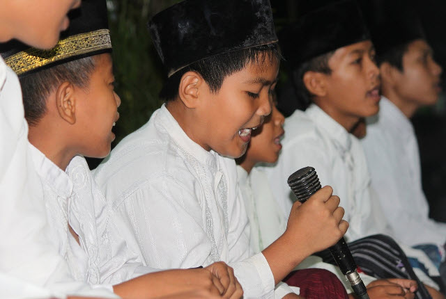 Tip Mengagumkan Agar Suara Anda Merdu Saat Mengaji Tip Mengagumkan Agar Suara Anda Merdu Saat Mengaji